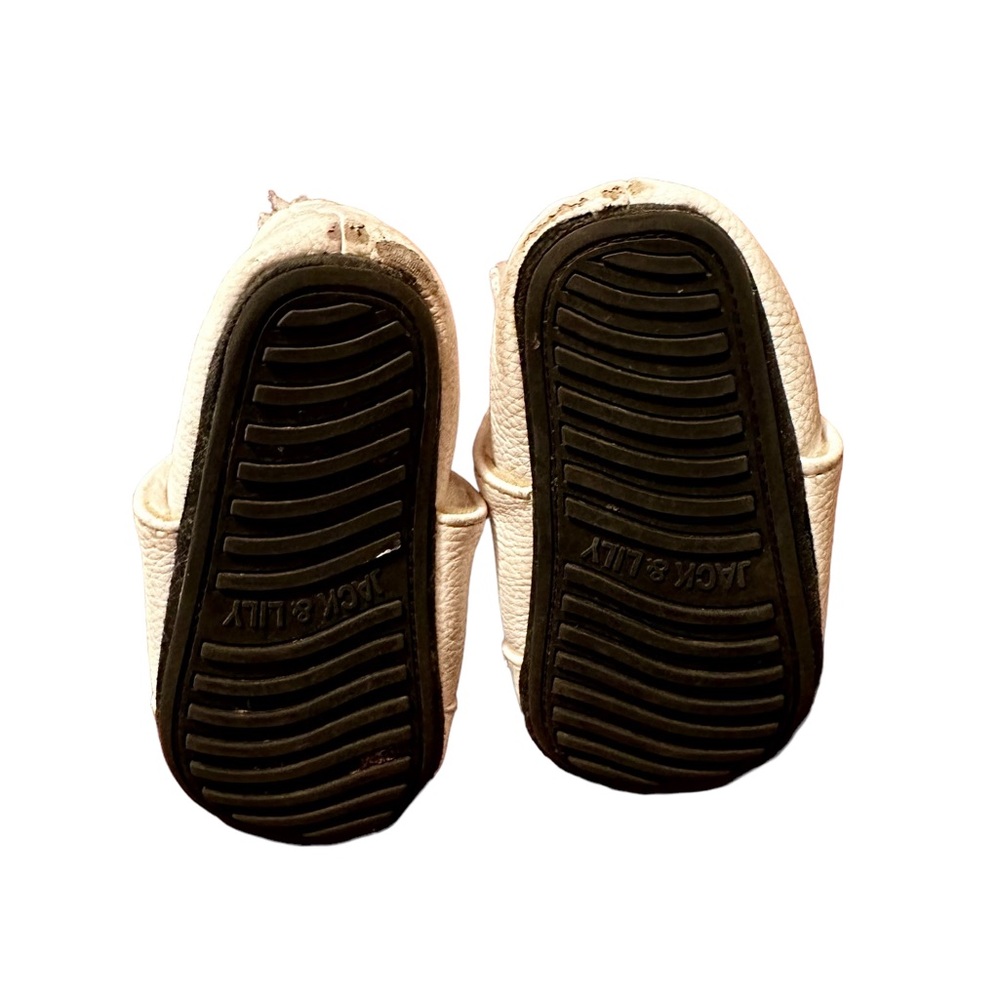 Jack & Lily white fleece lined bunny boots w/ rubber sole. 18-24m, 6.5. - Picture 6 of 12